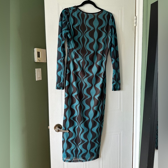 Another Girl Swirl Maxi Dress, V-Neck - Picture 2 of 4